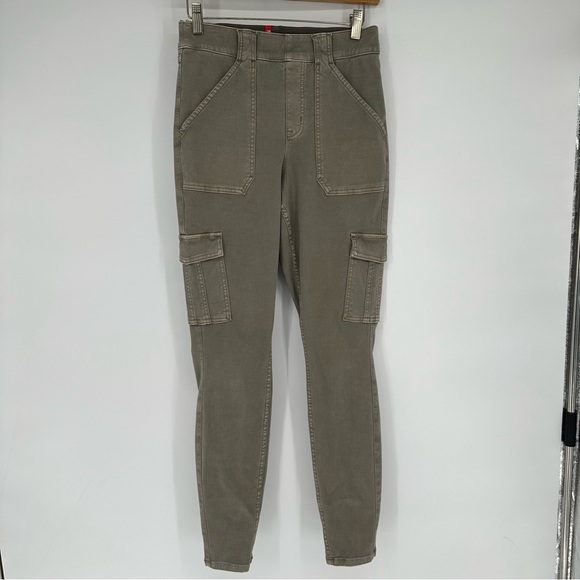 Spanx Stretch Twill Ankle Cargo Skinny Pants Sz Medium in Soft Sage - Picture 1 of 6